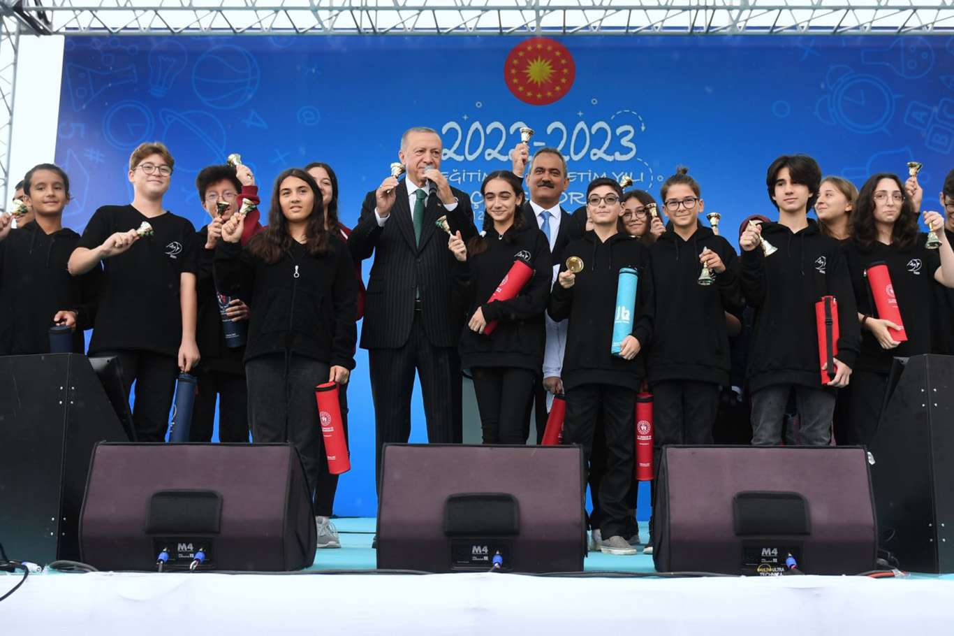 Cumhurbaşkanı Erdoğan yeni eğitim öğretim yılının ilk ders zilini çaldı Cumhurbaşkanı Erdoğan yeni eğitim öğretim yılının ilk ders zilini çaldı